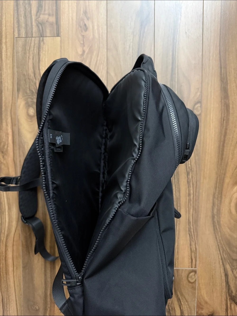 Lululemon Black Men's Utility Backpack - Versatile Everyday Carry